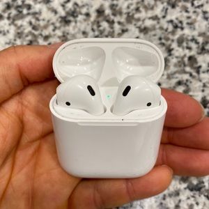 Apple Airpods - Second Generation